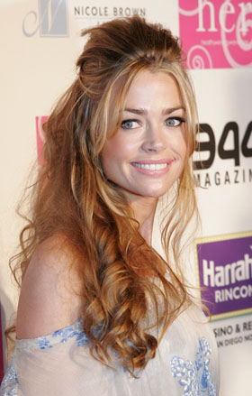 Denise Richards, pictures, picture, photos, photo, pics, pic, images, image, hot, sexy, singing, Take Me Out to the Ballgame, Cubs, game, Denise Richards news